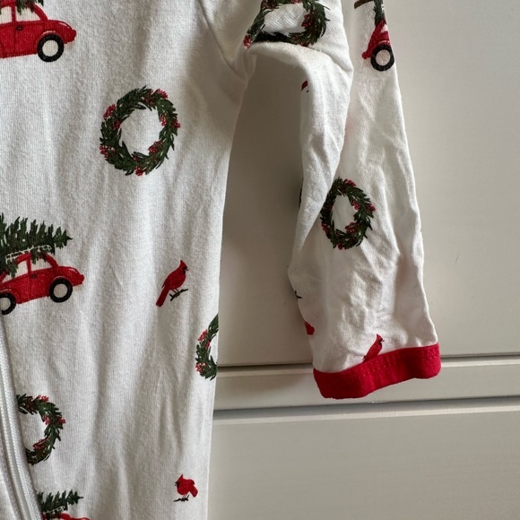 Kyte Baby Christmas Wreath Zippered Footie - Picture 2 of 4